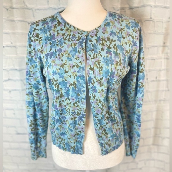 L.L. Bean 100% Cotton Blue Purple Floral classic Button Cardigan sweater top - Picture 1 of 16